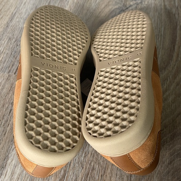 Vionic Jerome Suede Men’s Shoes Size 8.5 - Picture 12 of 16